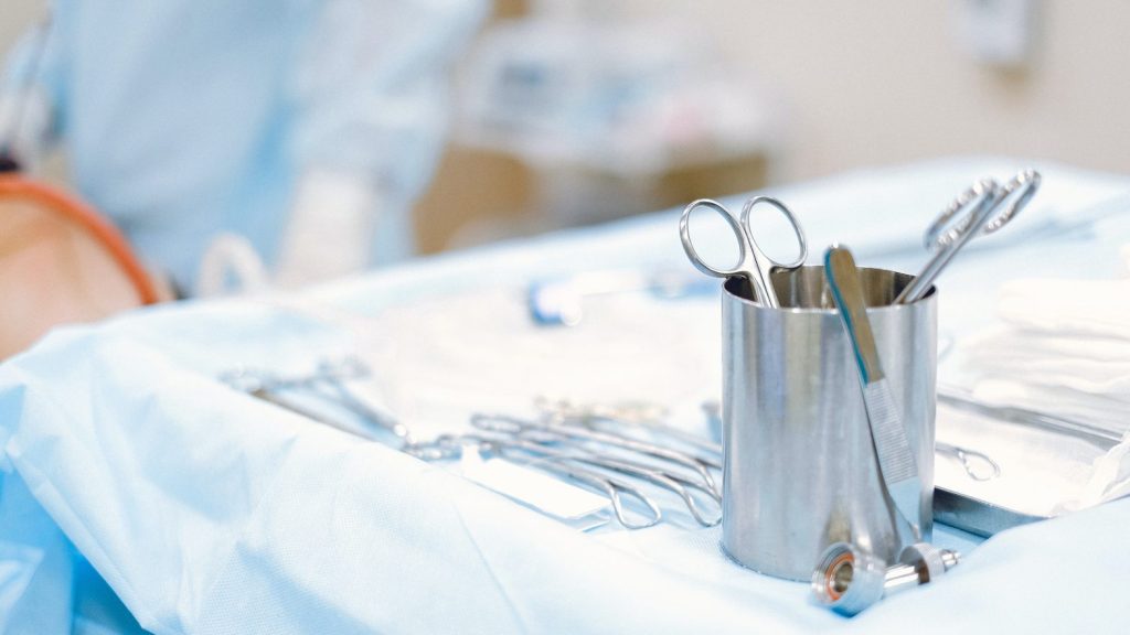 ElysiumMed Orthopaedics χειρουργική του ωλένιου και μέσου νεύ 02 1568x882 1